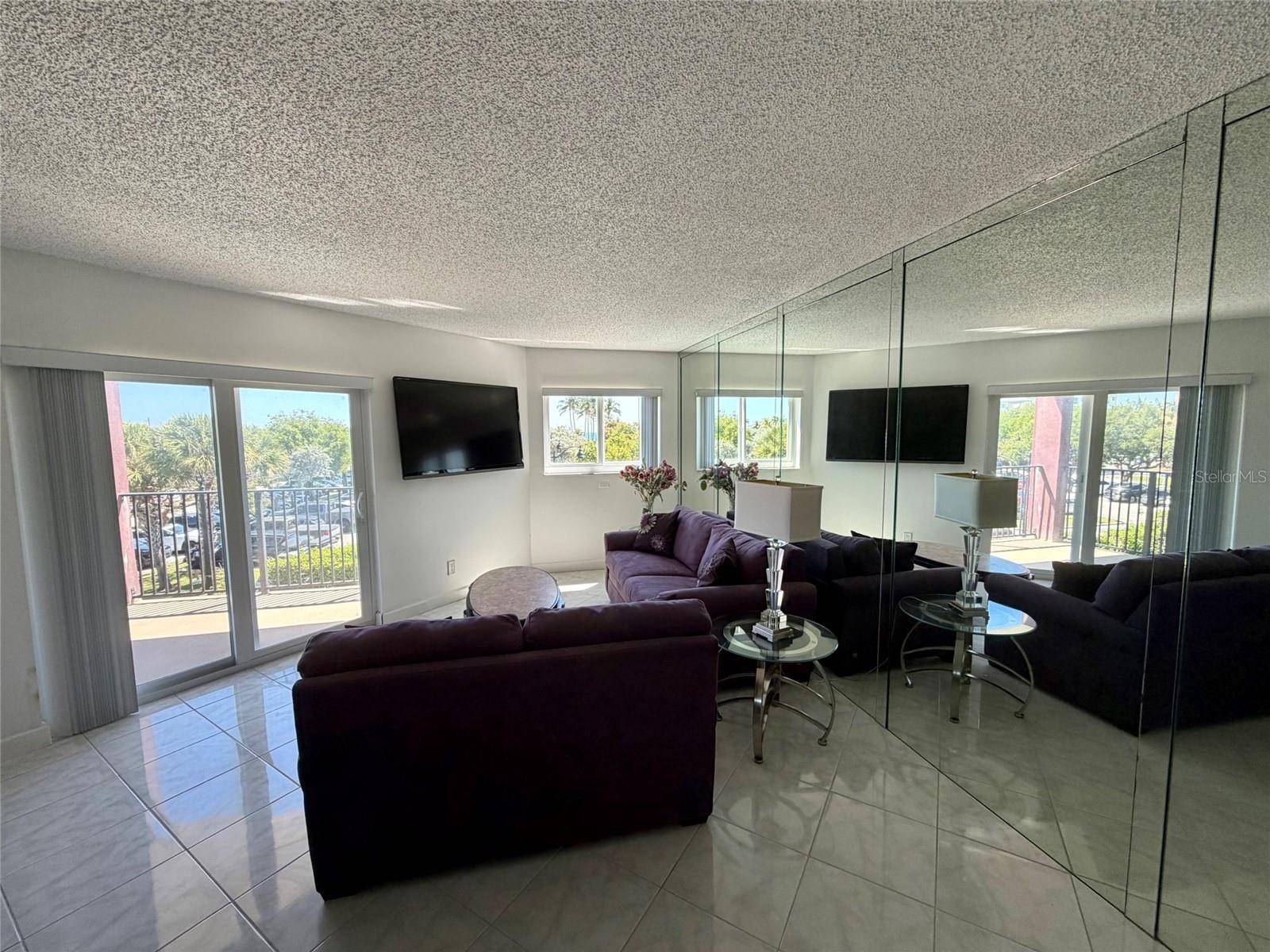 180 SE 20TH AVE #303, Deerfield Beach, FL 33441