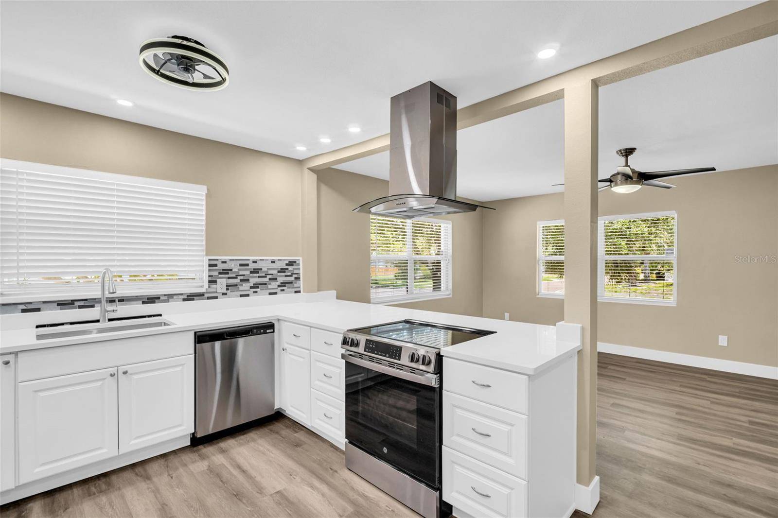 1001 JASMINE WAY, Clearwater, FL 33756