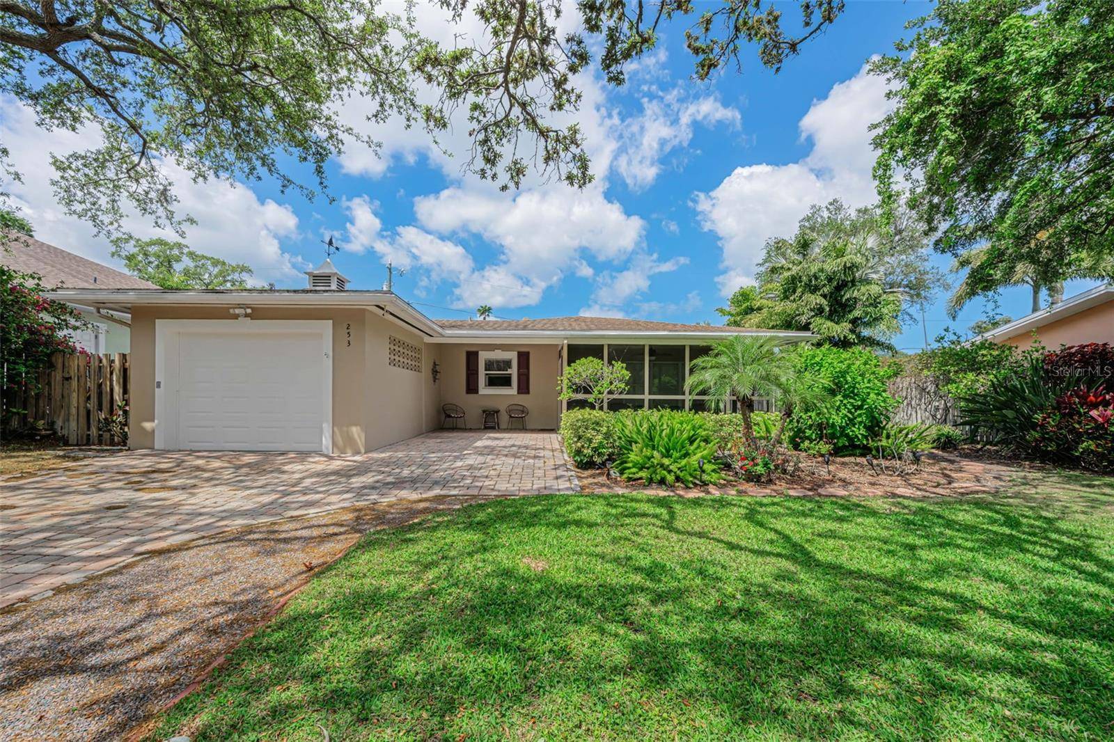 253 PARK CIR S, Dunedin, FL 34698