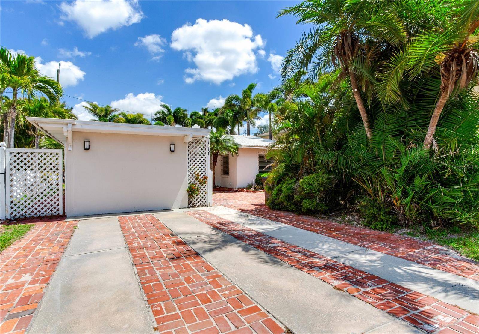 16107 GULF BLVD, Redington Beach, FL 33708