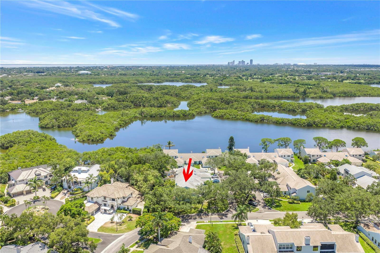 1092 SANABEL CT NE, St Petersburg, FL 33702