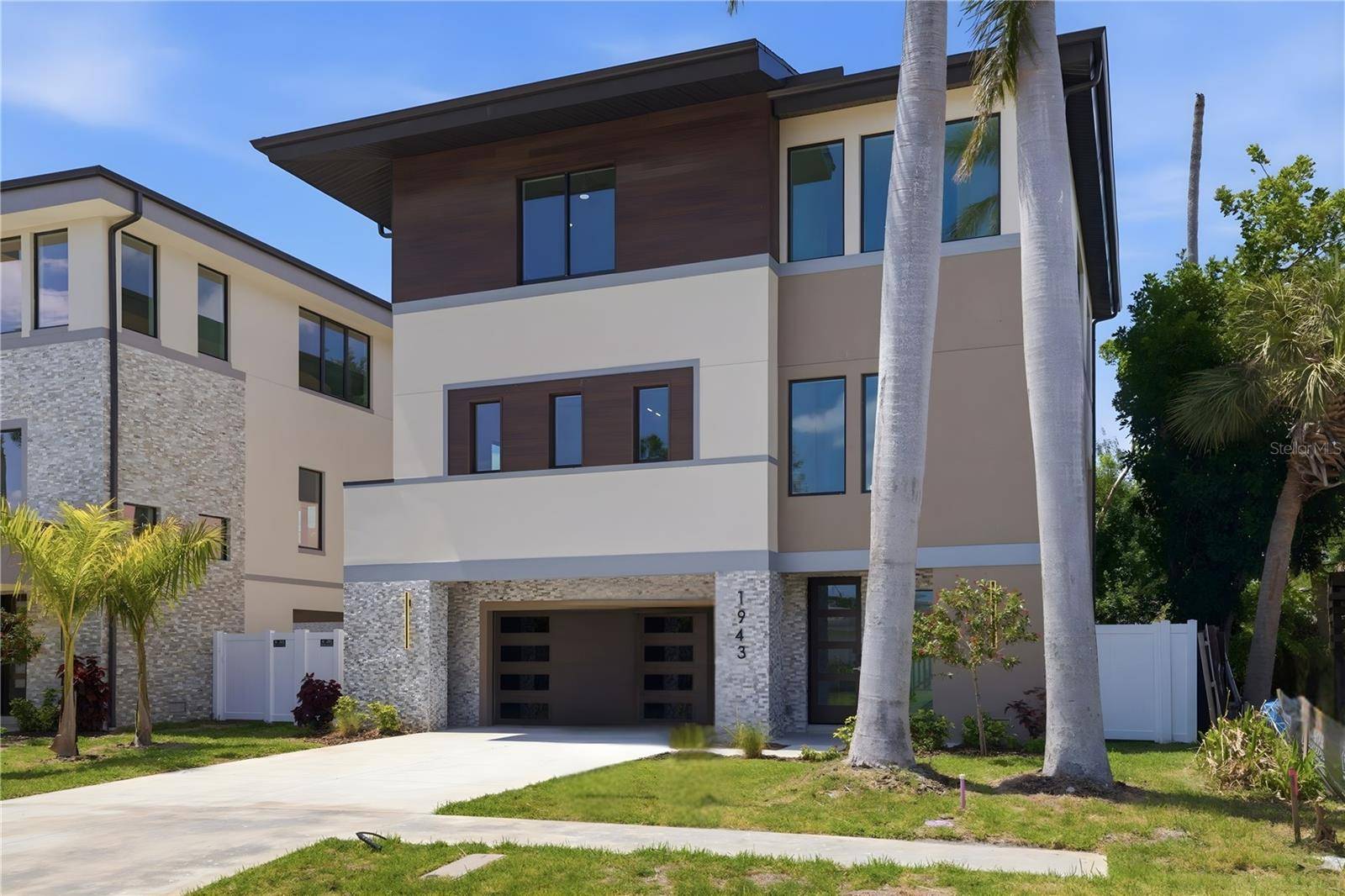 1943 SHORE ACRES BLVD NE, St Petersburg, FL 33703