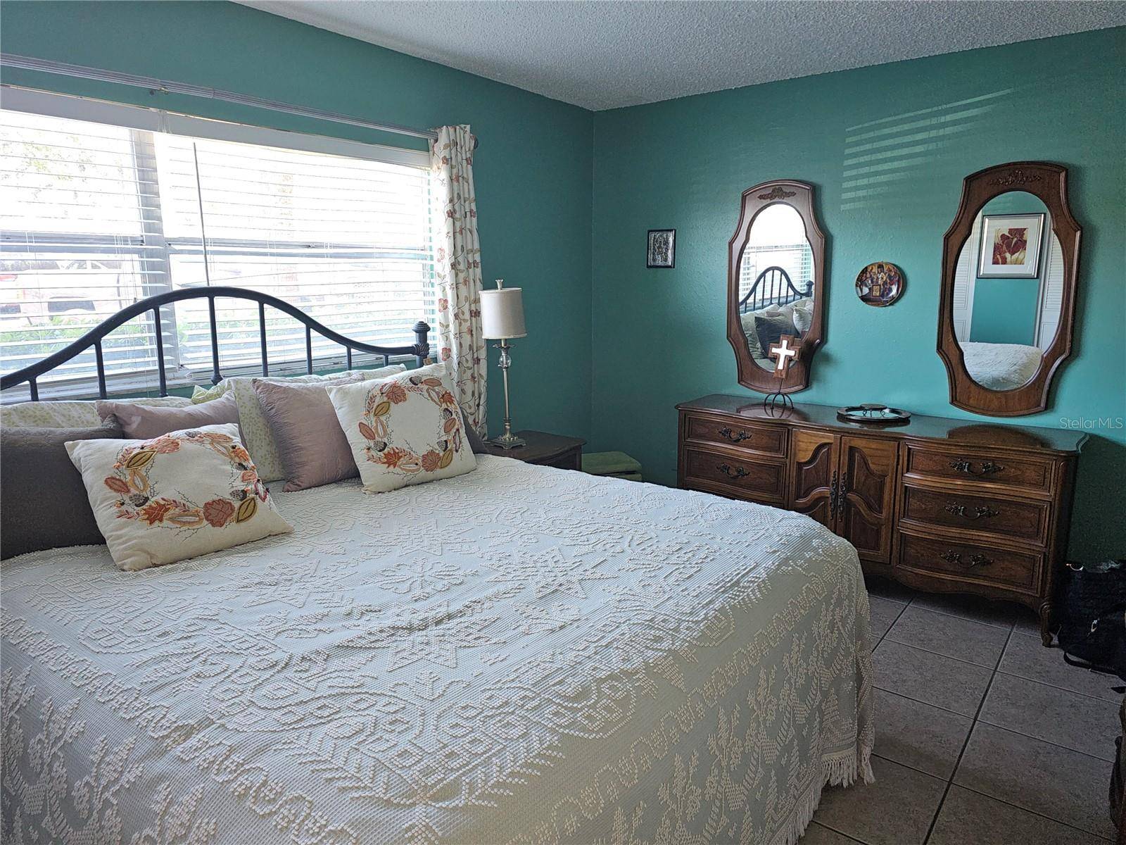 2525 W BAY DR #A13, Belleair Bluffs, FL 33770