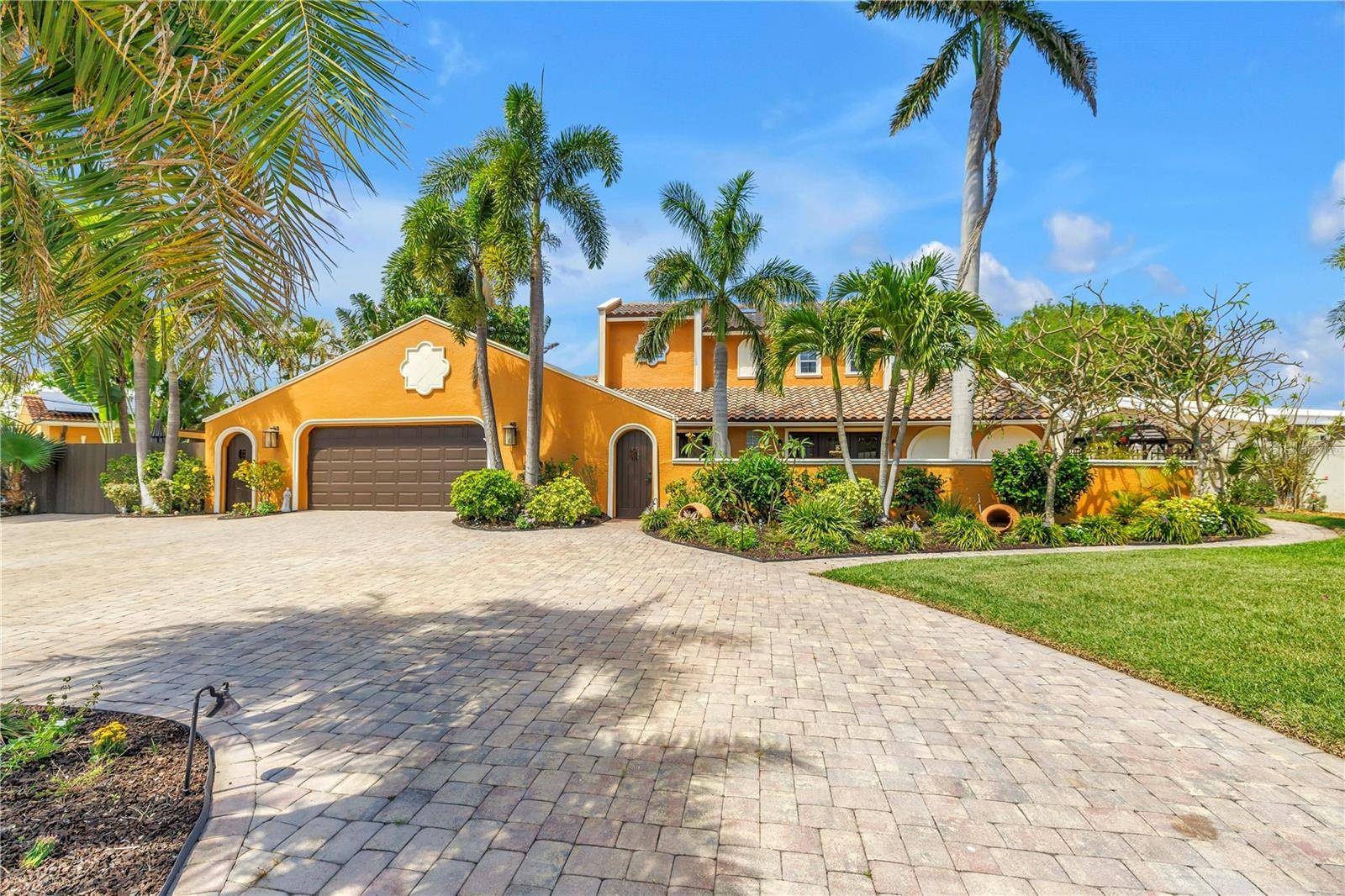 3945 POINSETTIA DR, St Pete Beach, FL 33706
