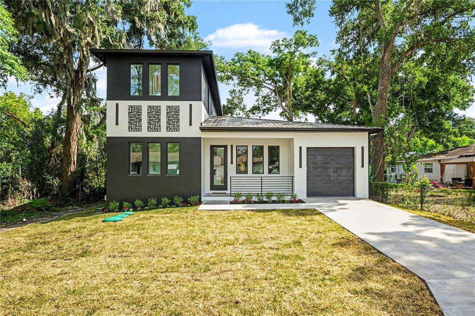 105 GARLAND AVE, Seffner, FL 33584