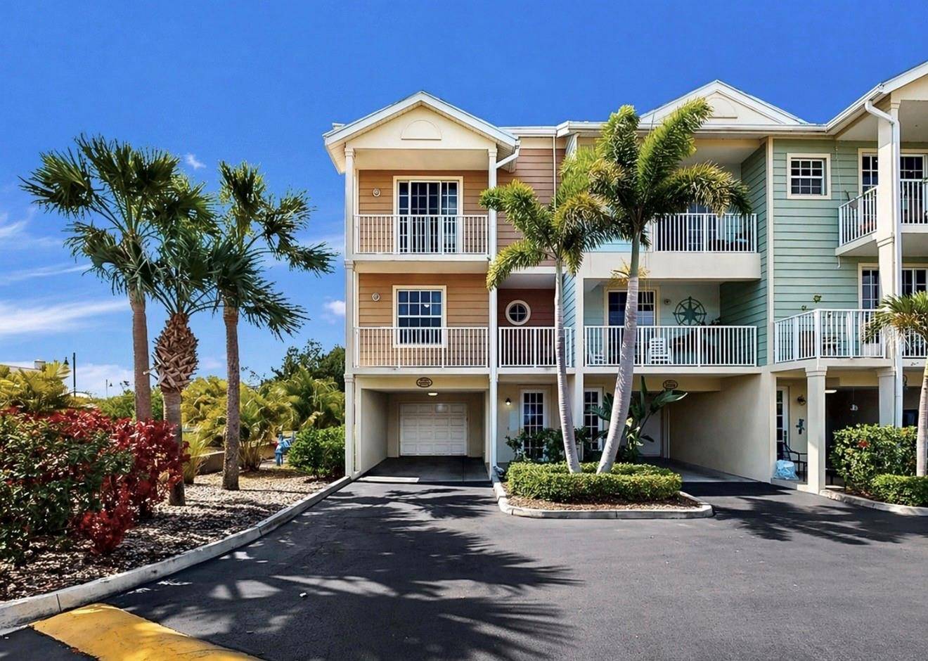 3202 MANGROVE POINT DR, Ruskin, FL 33570