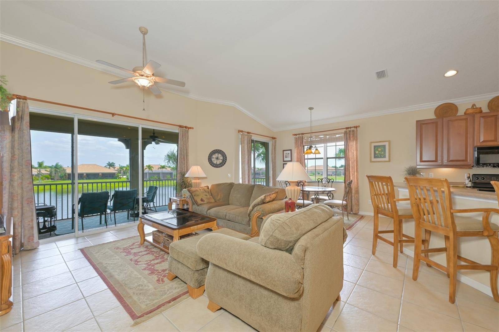 1330 EMERALD DUNES DR, Sun City Center, FL 33573
