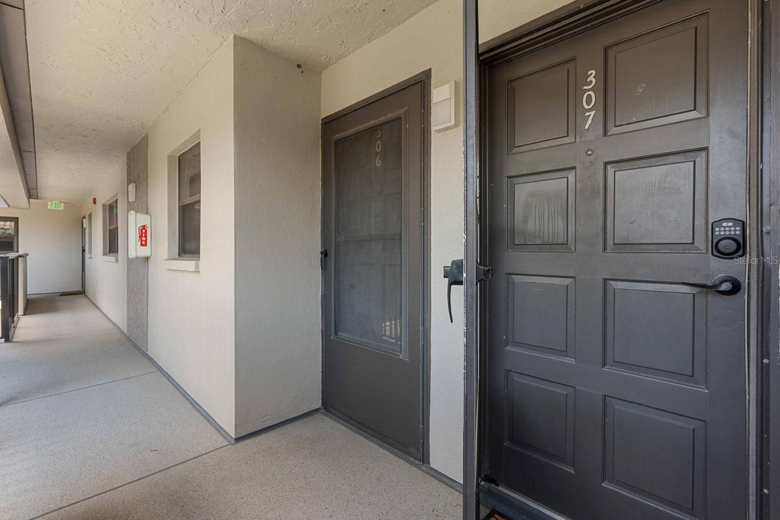 2650 COUNTRYSIDE BLVD #B307, Clearwater, FL 33761