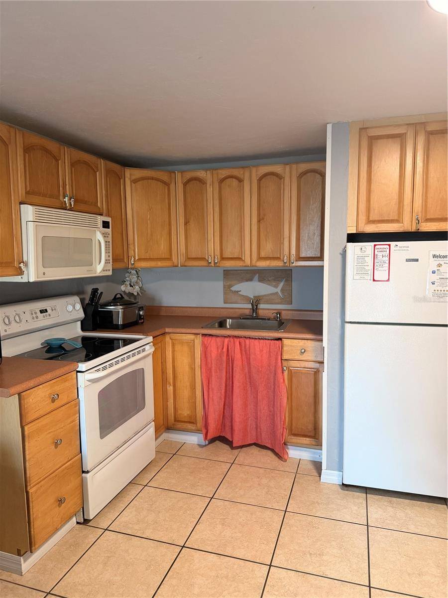 82 2ND ST #D5, Cedar Key, FL 32625