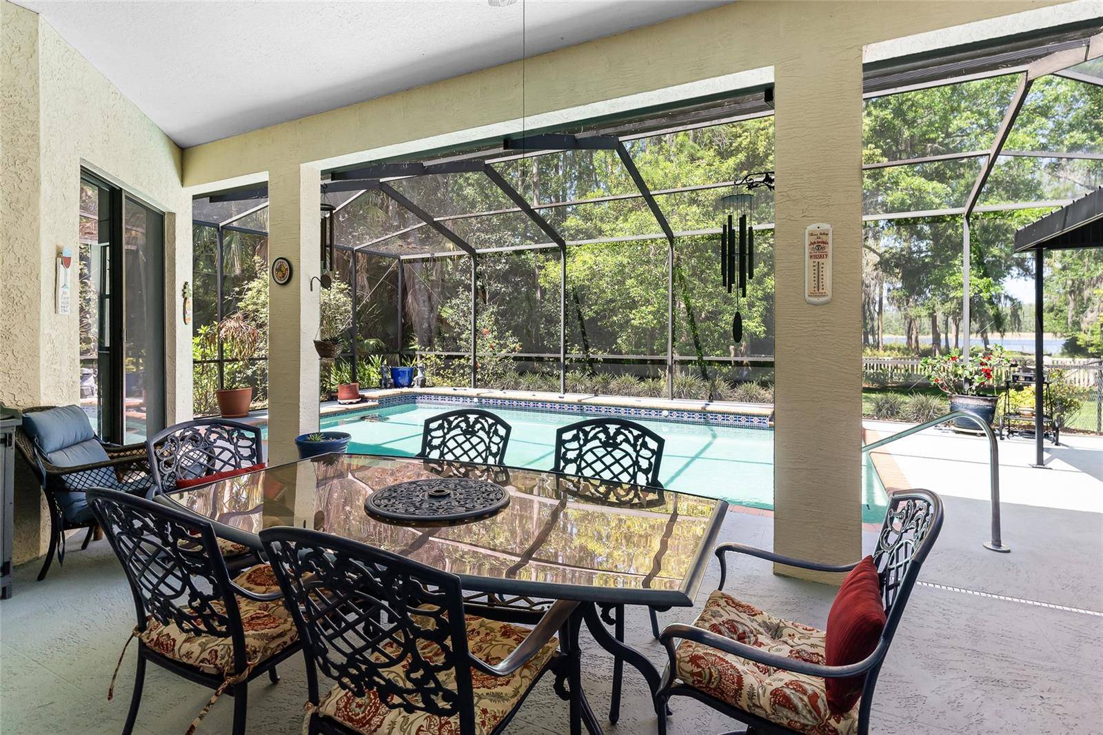 1012 KINGSBOROUGH GARDENS CT, Lutz, FL 33548