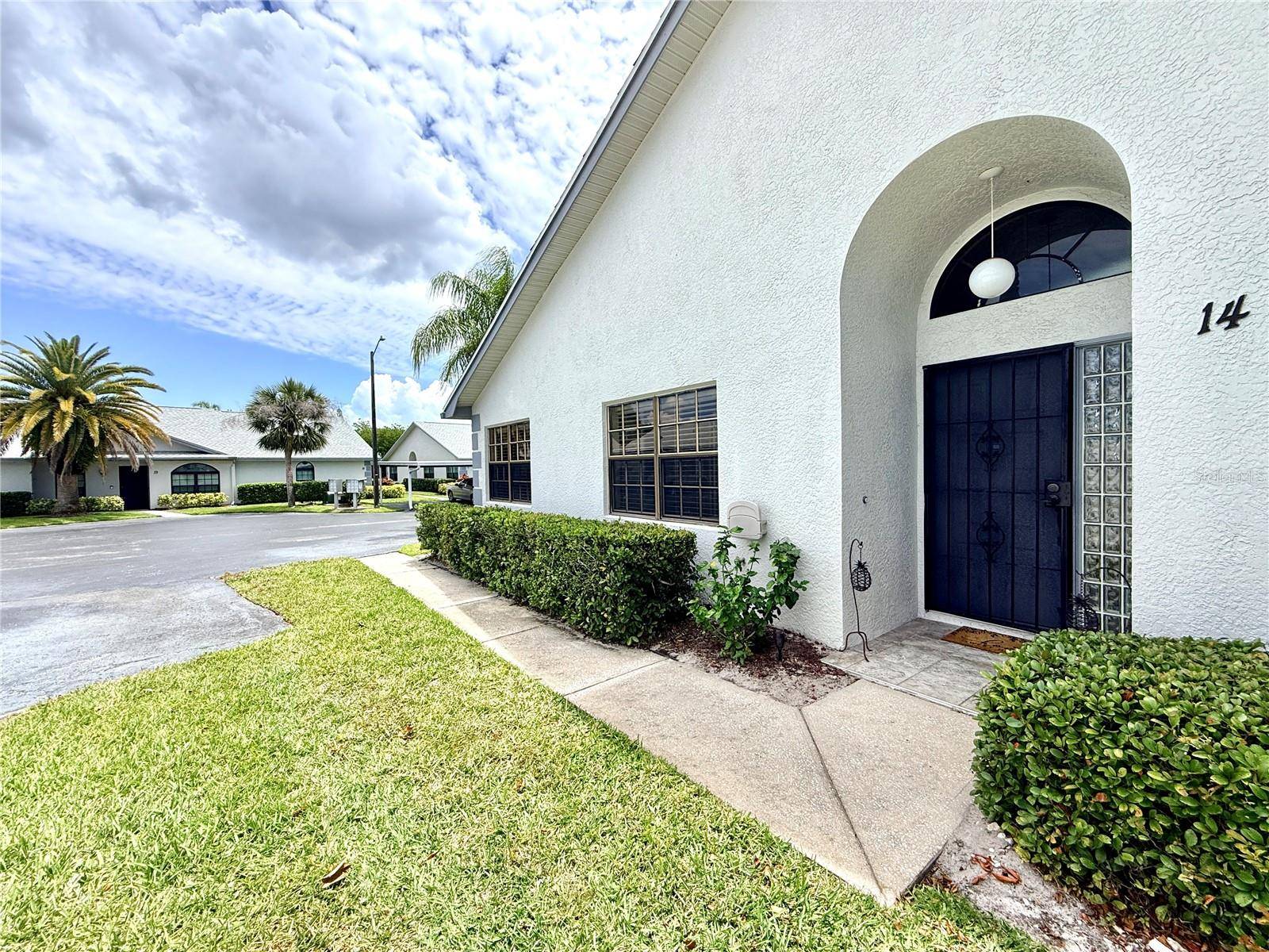 2749 COUNTRYSIDE BLVD #14, Clearwater, FL 33761