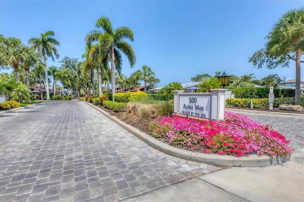 500 PARK BLVD S #24, Venice, FL 34285
