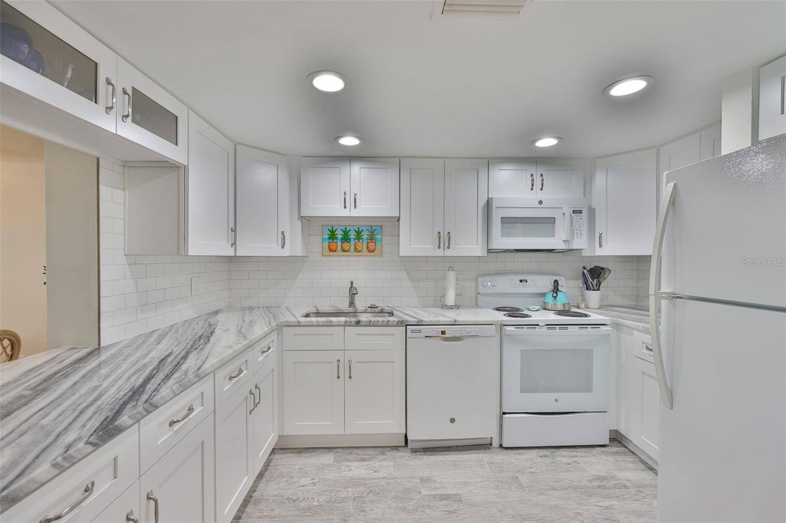 1028 APOLLO BEACH BLVD #8, Apollo Beach, FL 33572