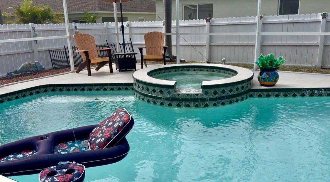 10632 LAKE VISTA DR, Seminole, FL 33772