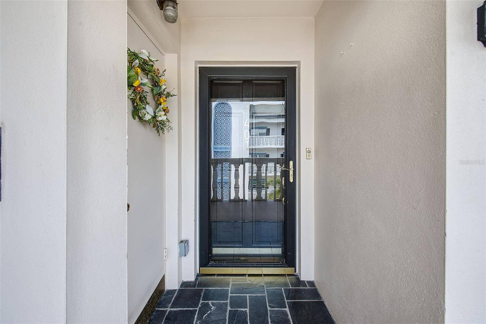 131 BLUFF VIEW DR #401, Belleair Bluffs, FL 33770