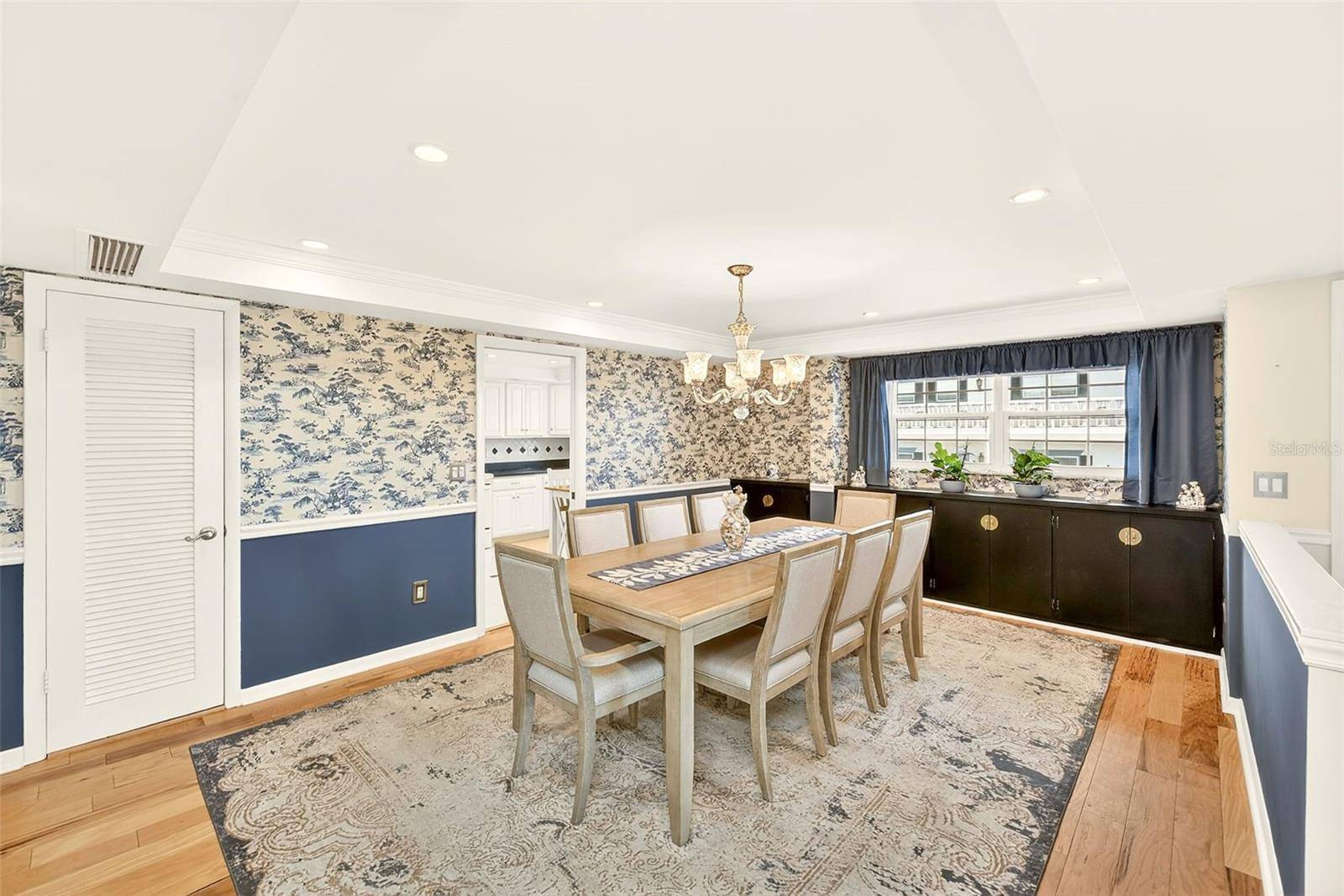 131 BLUFF VIEW DR #401, Belleair Bluffs, FL 33770