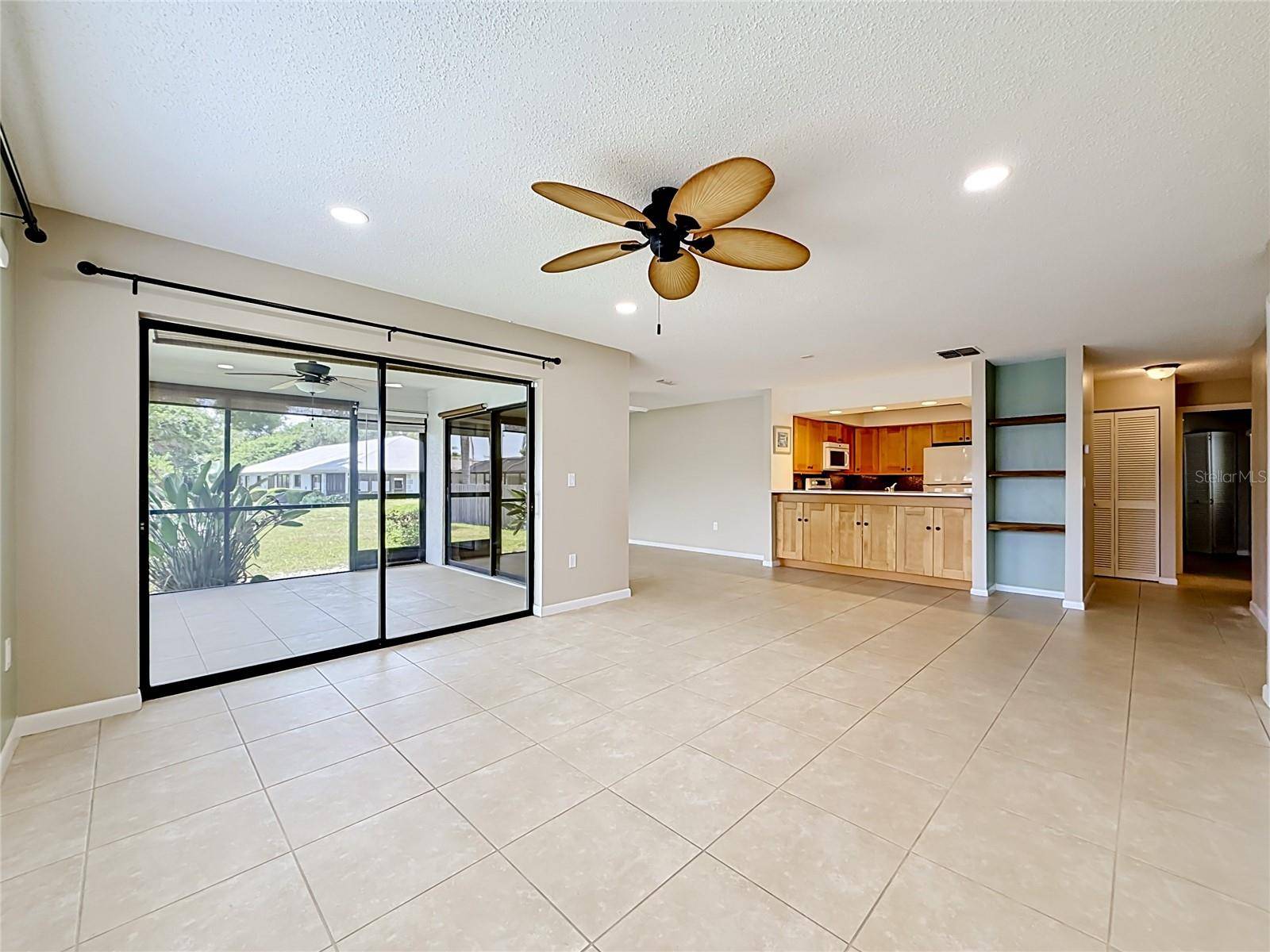 2733 COUNTRYSIDE BLVD #105, Clearwater, FL 33761
