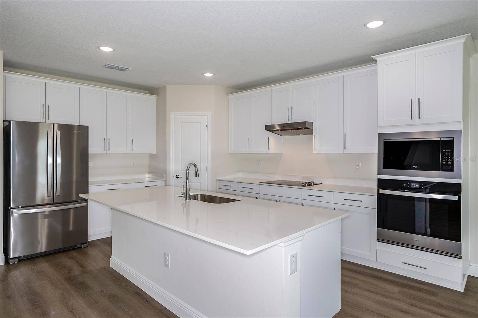 9886 ANNUNCIATION DR, Wesley Chapel, FL 33545