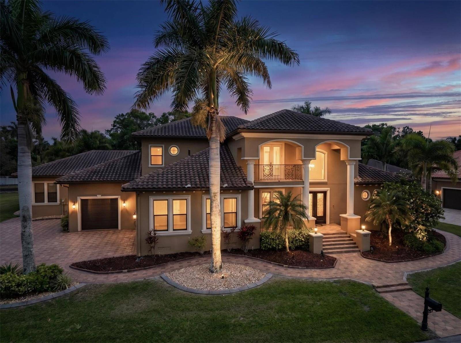 1067 ASHLAND AVE, Tarpon Springs, FL 34689