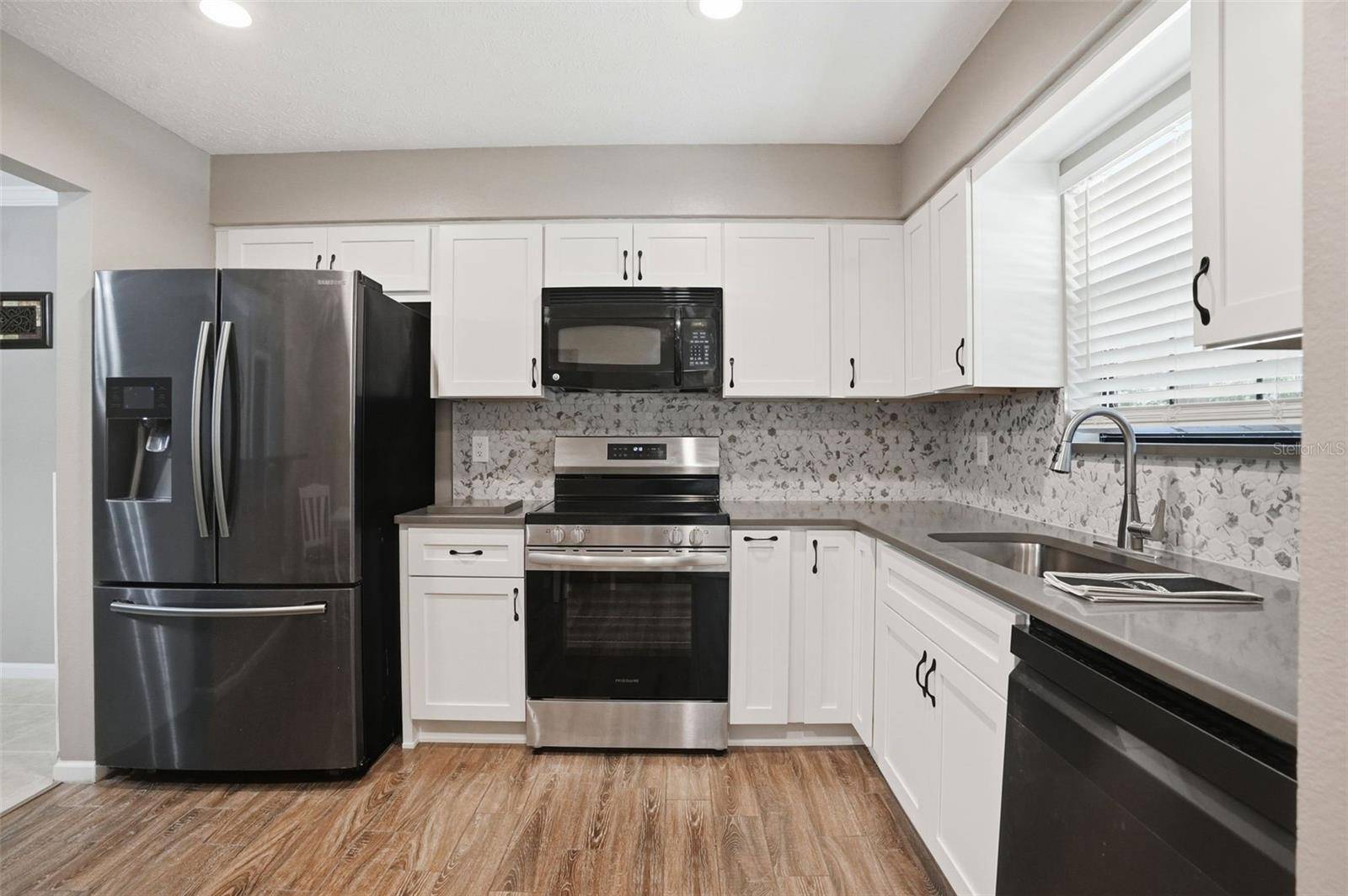 913 CANDLEBROOK LN, Brooksville, FL 34601