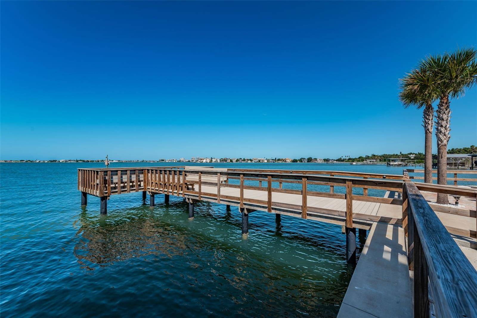 100 BLUFF VIEW DR #608C, Belleair Bluffs, FL 33770