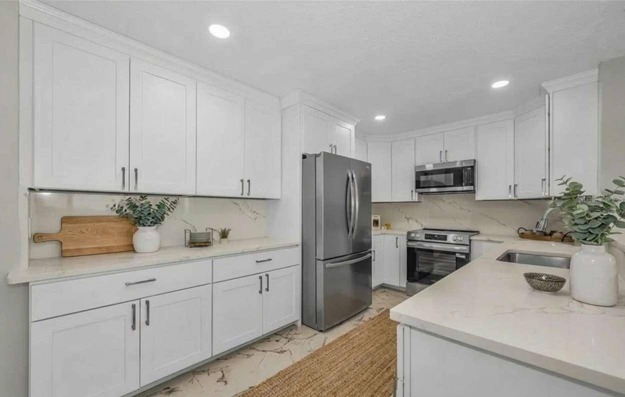 100 BLUFF VIEW DR #604C, Belleair Bluffs, FL 33770