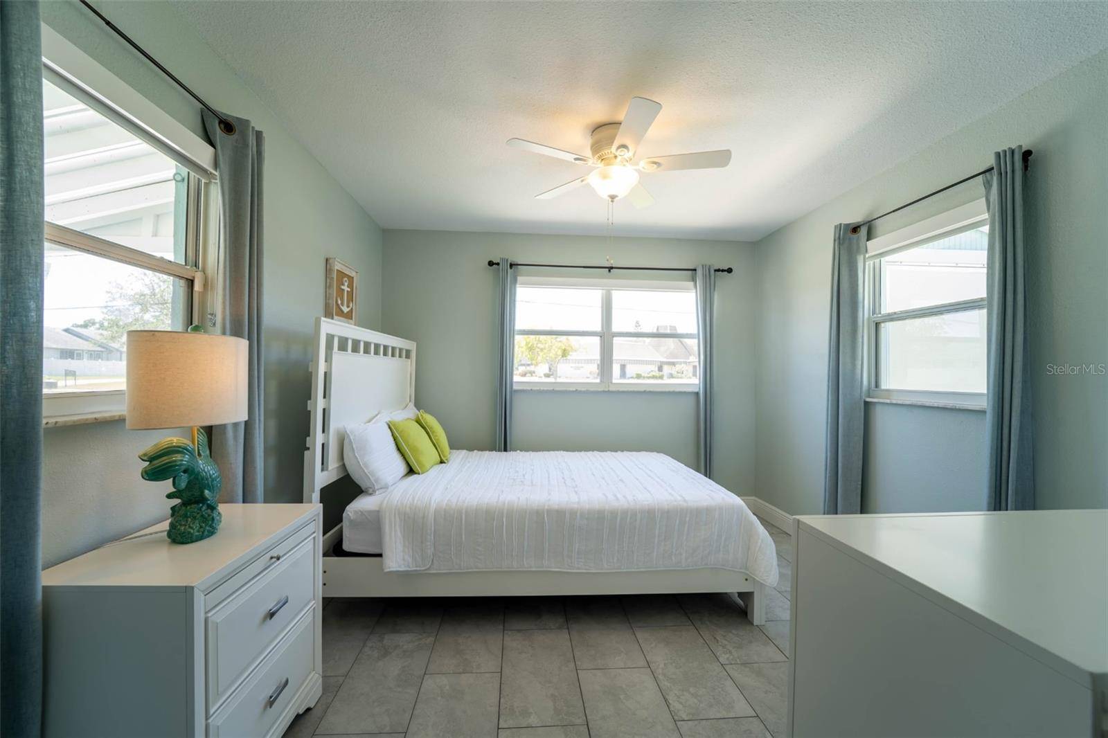 4825 FLORAMAR TER, New Port Richey, FL 34652