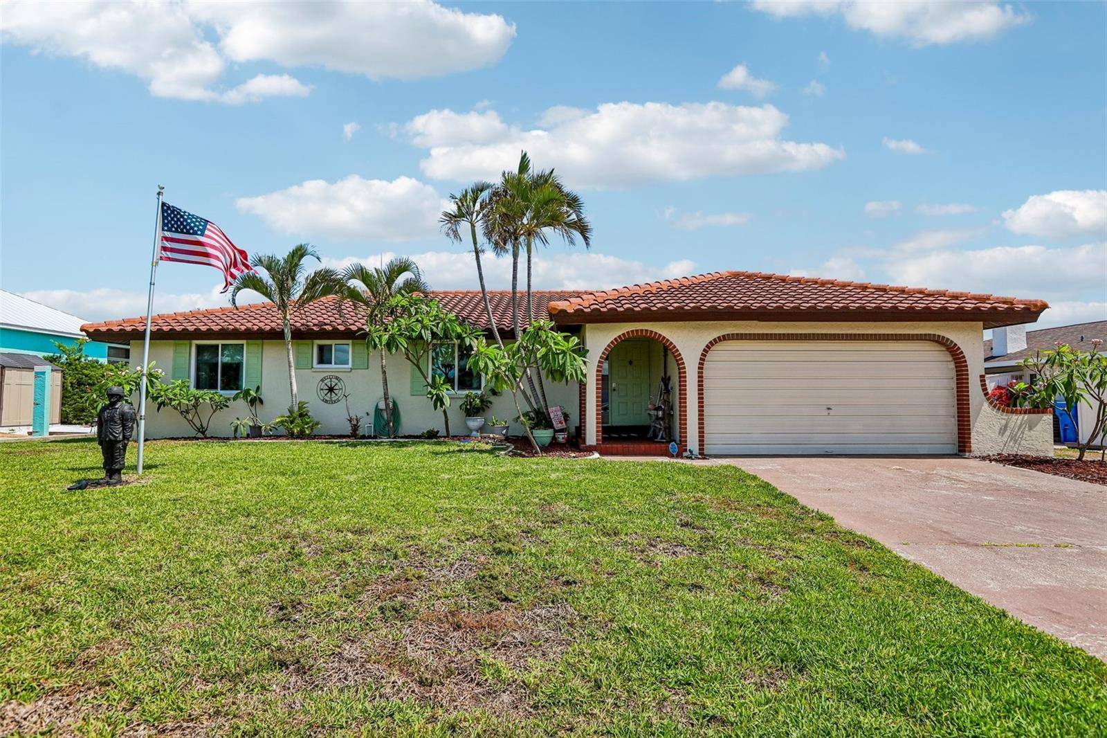 801 FLAMINGO DR, Apollo Beach, FL 33572