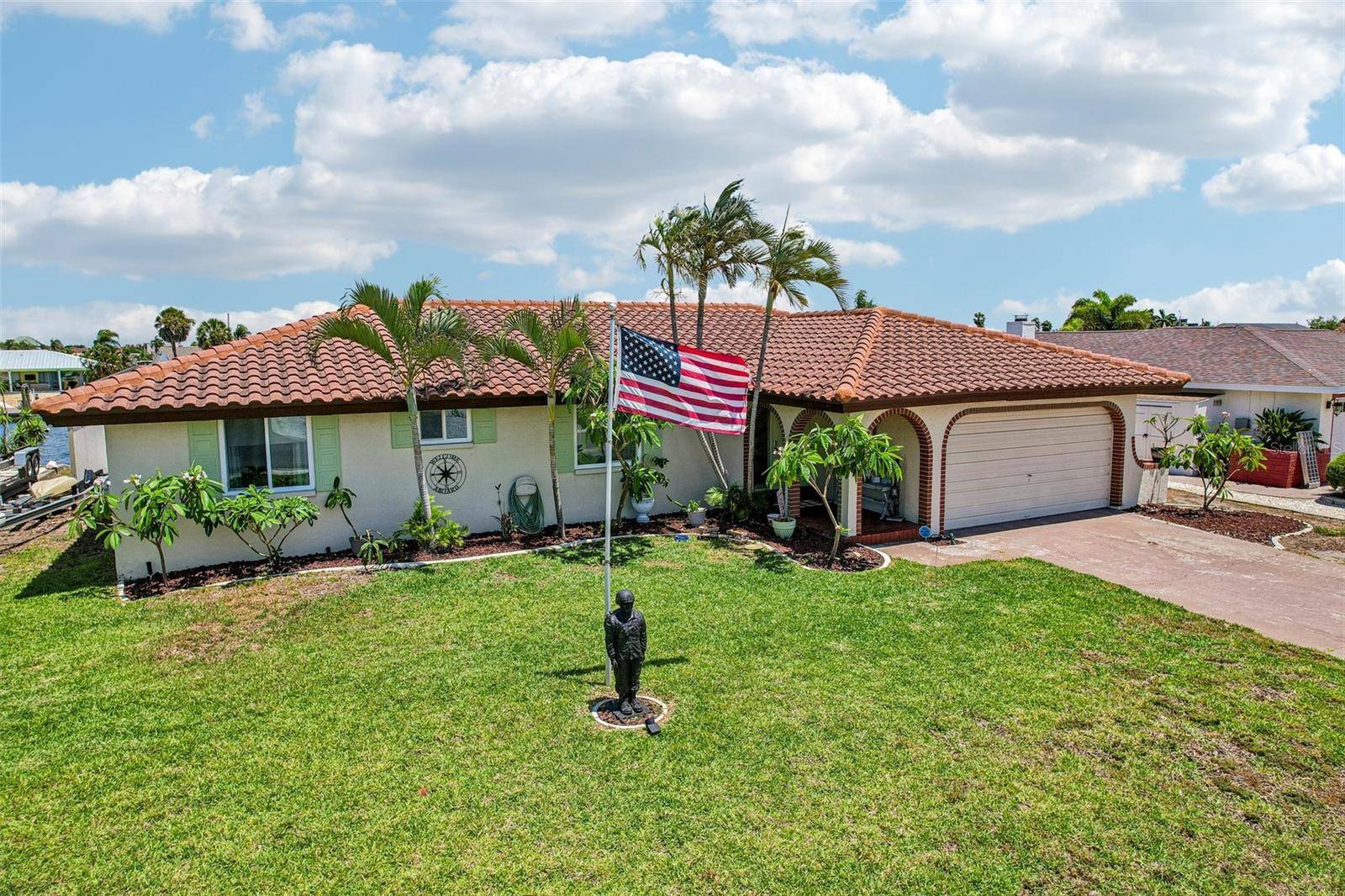 801 FLAMINGO DR, Apollo Beach, FL 33572
