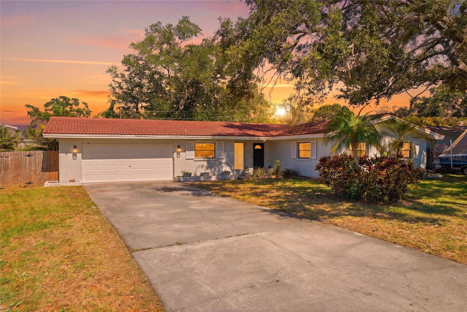 1349 VIEWTOP DR, Clearwater, FL 33764