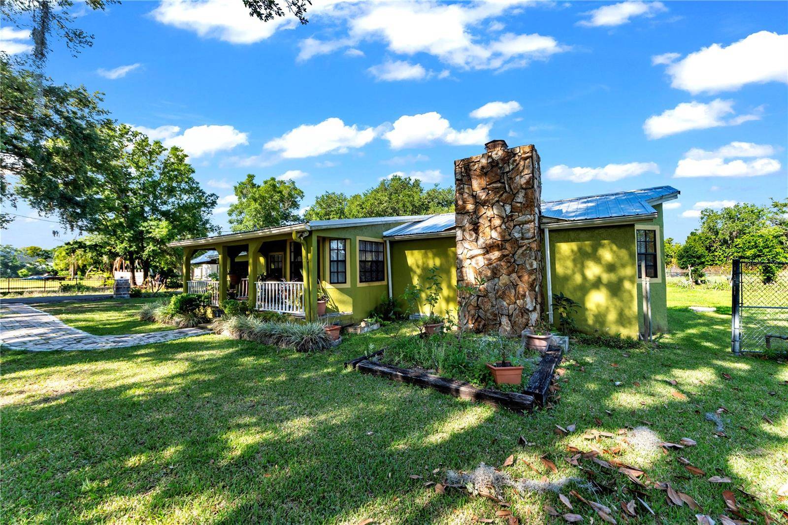 13610 ACKER RD, Dover, FL 33527