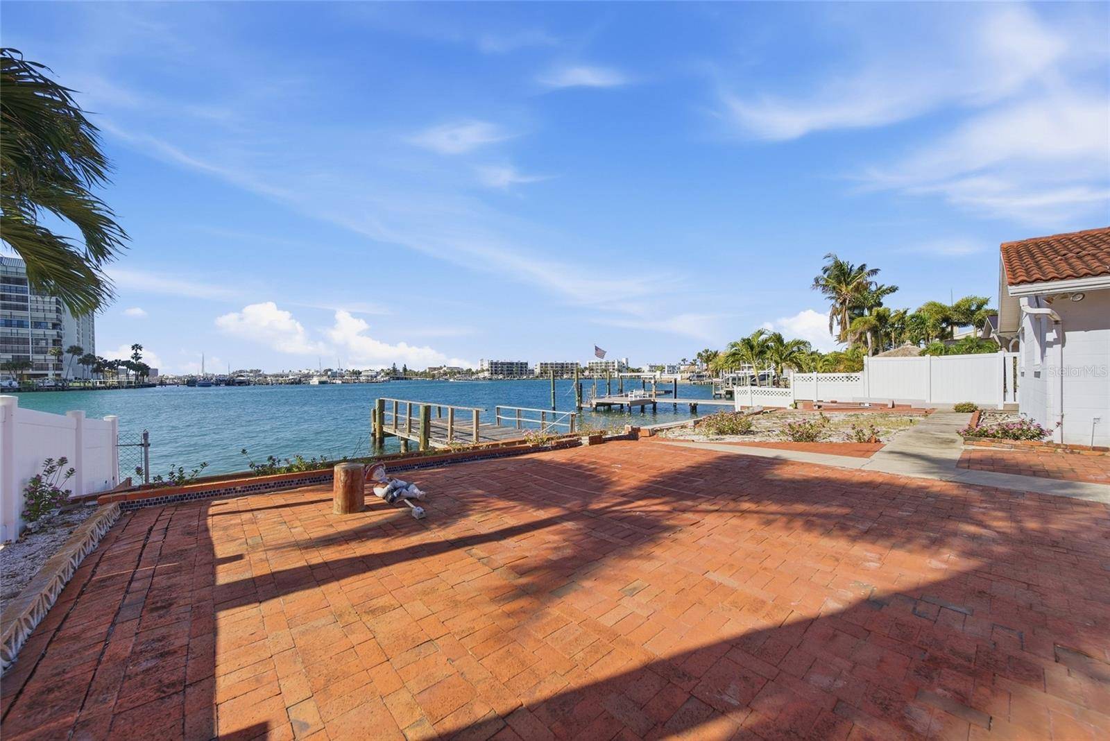 4 BELLEVUE DR, Treasure Island, FL 33706
