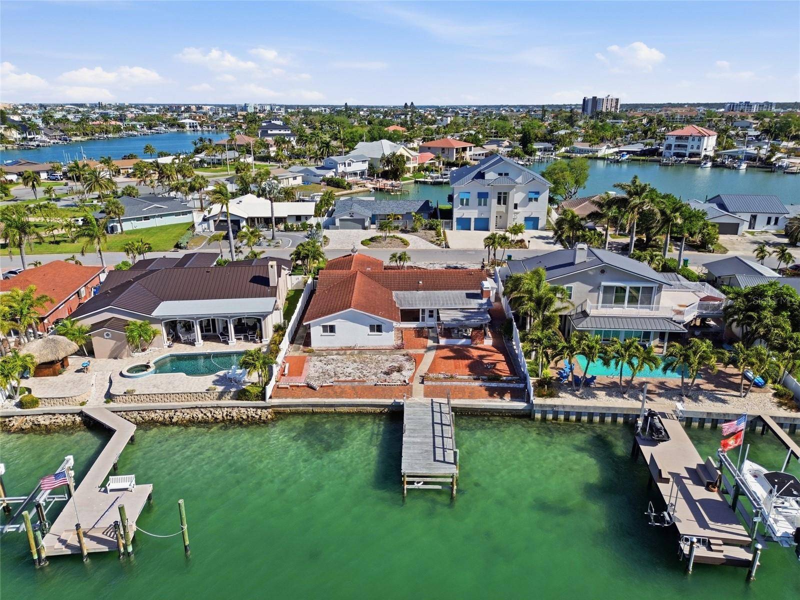 4 BELLEVUE DR, Treasure Island, FL 33706
