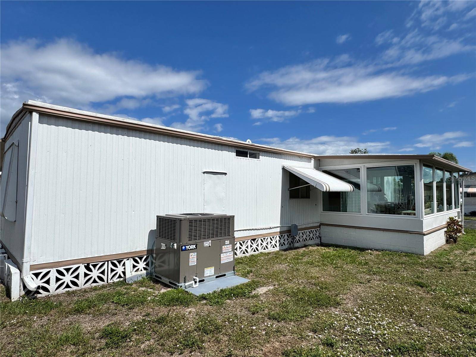 420 49TH ST E #20, Palmetto, FL 34221