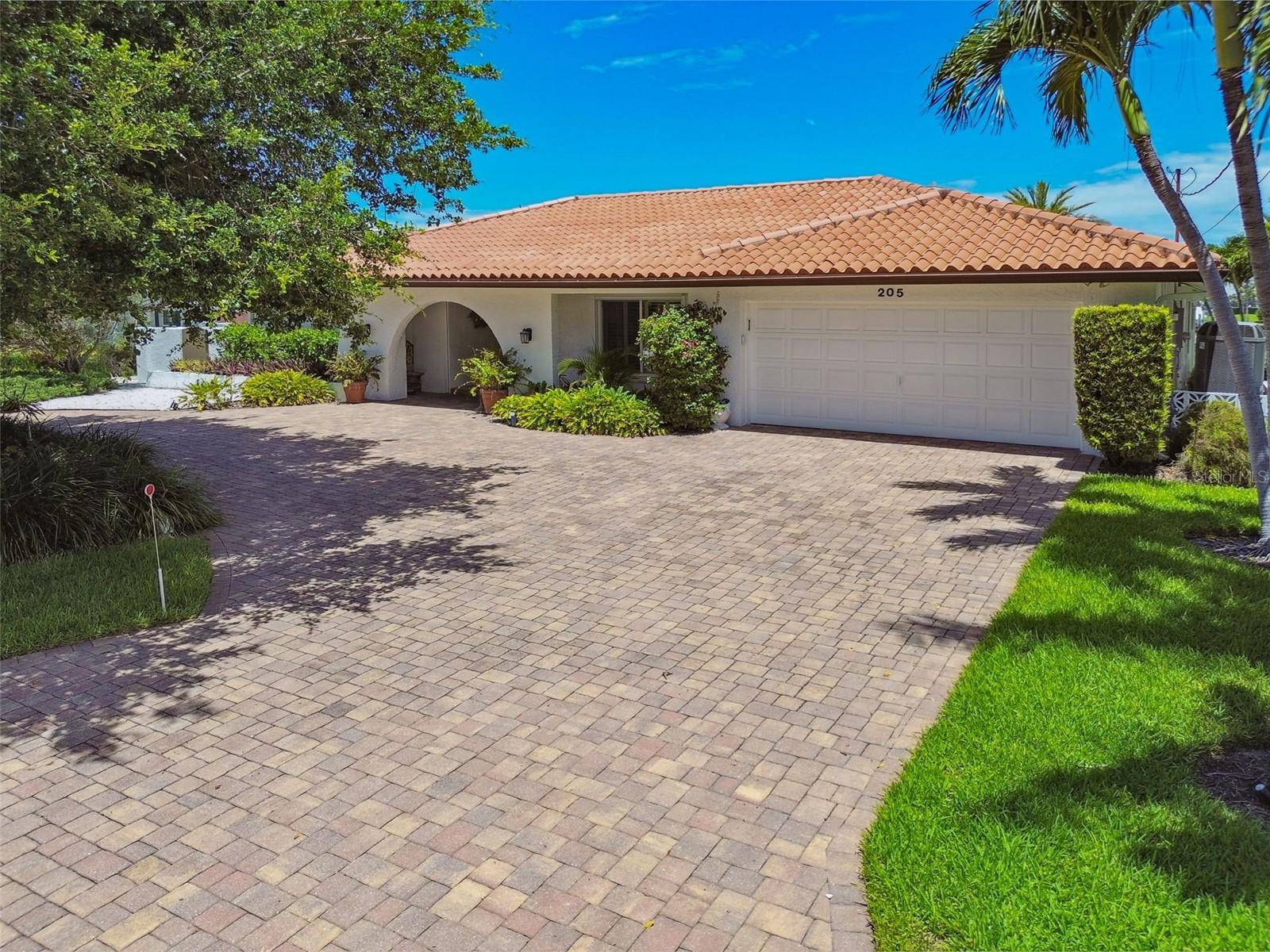 205 HARRISON AVE, Belleair Beach, FL 33786