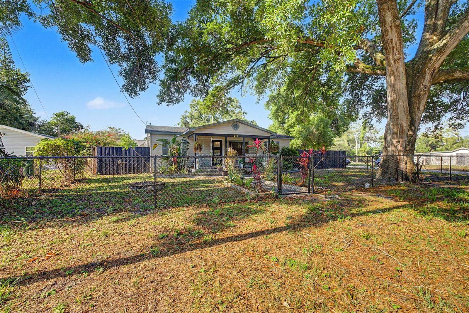 1318 W RAMBLA ST, Tampa, FL 33612