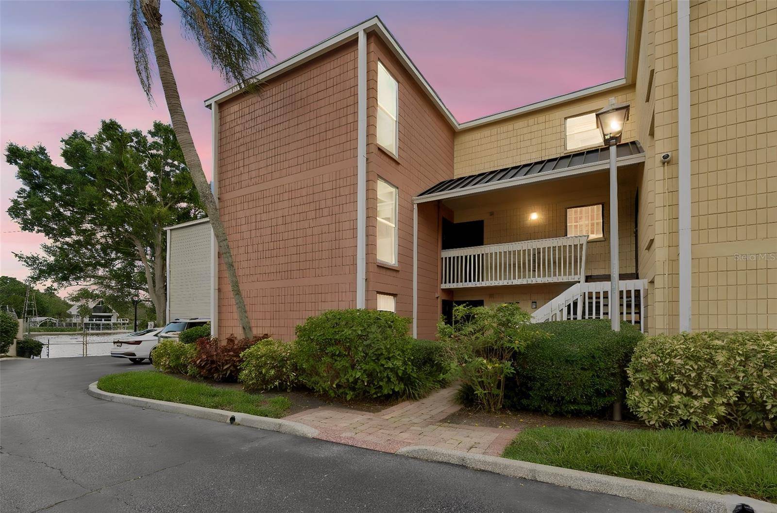 2424 W TAMPA BAY BLVD #I204, Tampa, FL 33607