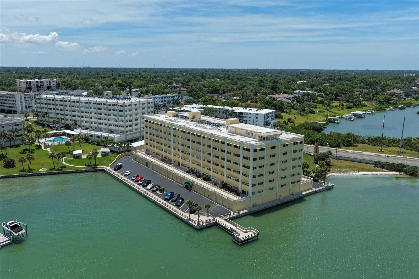 100 BLUFF VIEW DR #506C, Belleair Bluffs, FL 33770