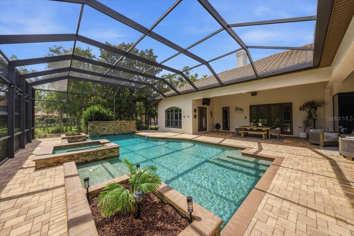 16303 DUNLINDALE DR, Lithia, FL 33547