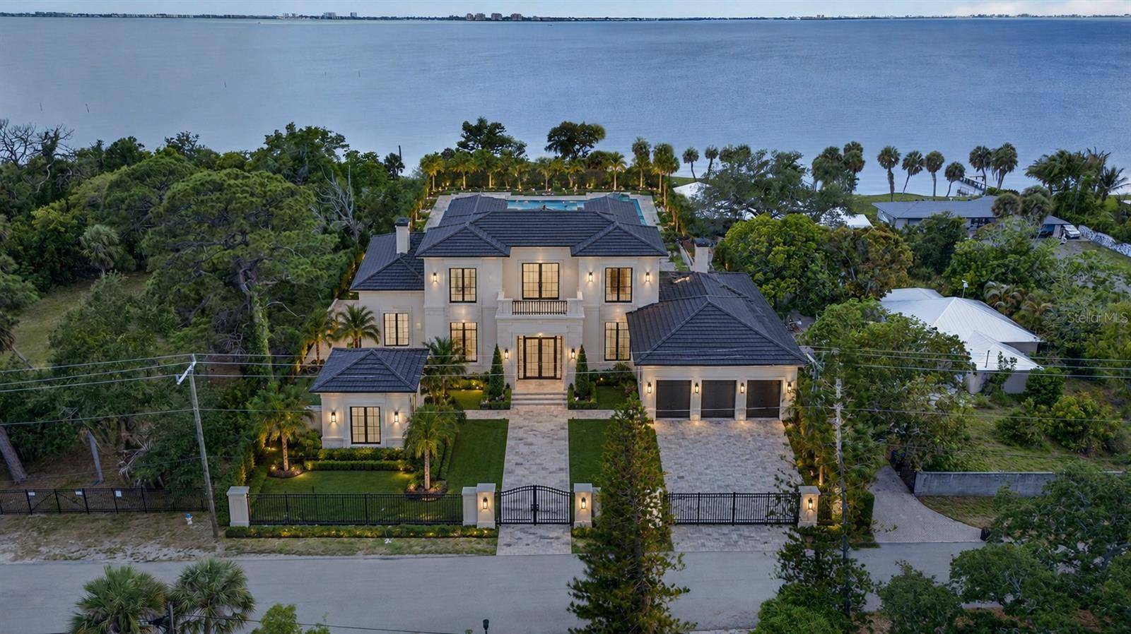 8258 LONGBAY BLVD, Sarasota, FL 34243