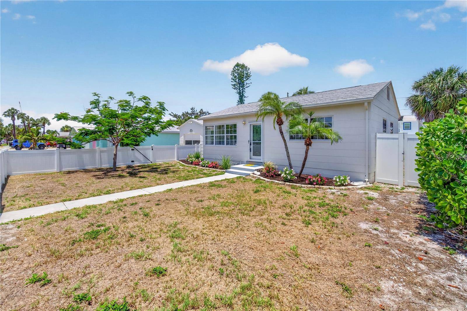 260 42ND AVE, St Pete Beach, FL 33706