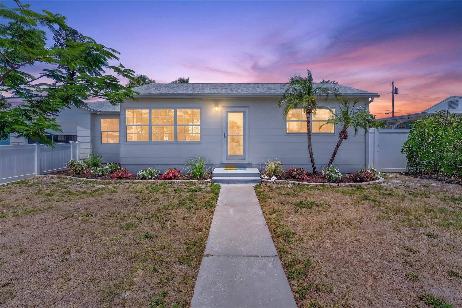 260 42ND AVE, St Pete Beach, FL 33706