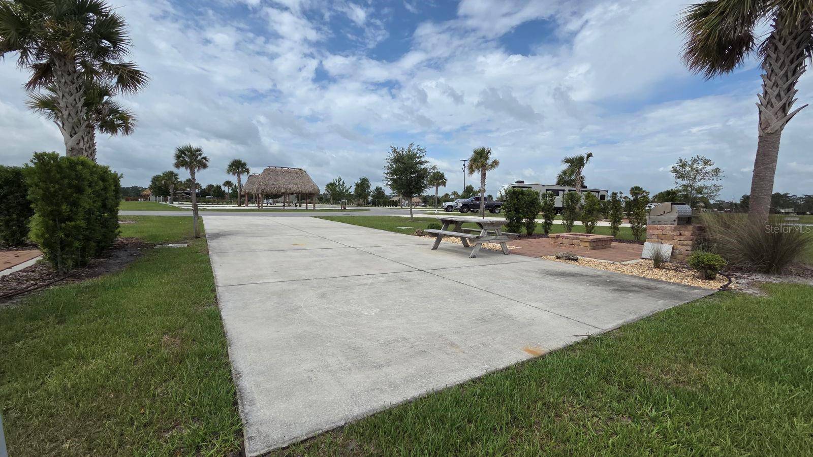 71 CEDAR CIR E, Lake Wales, FL 33898