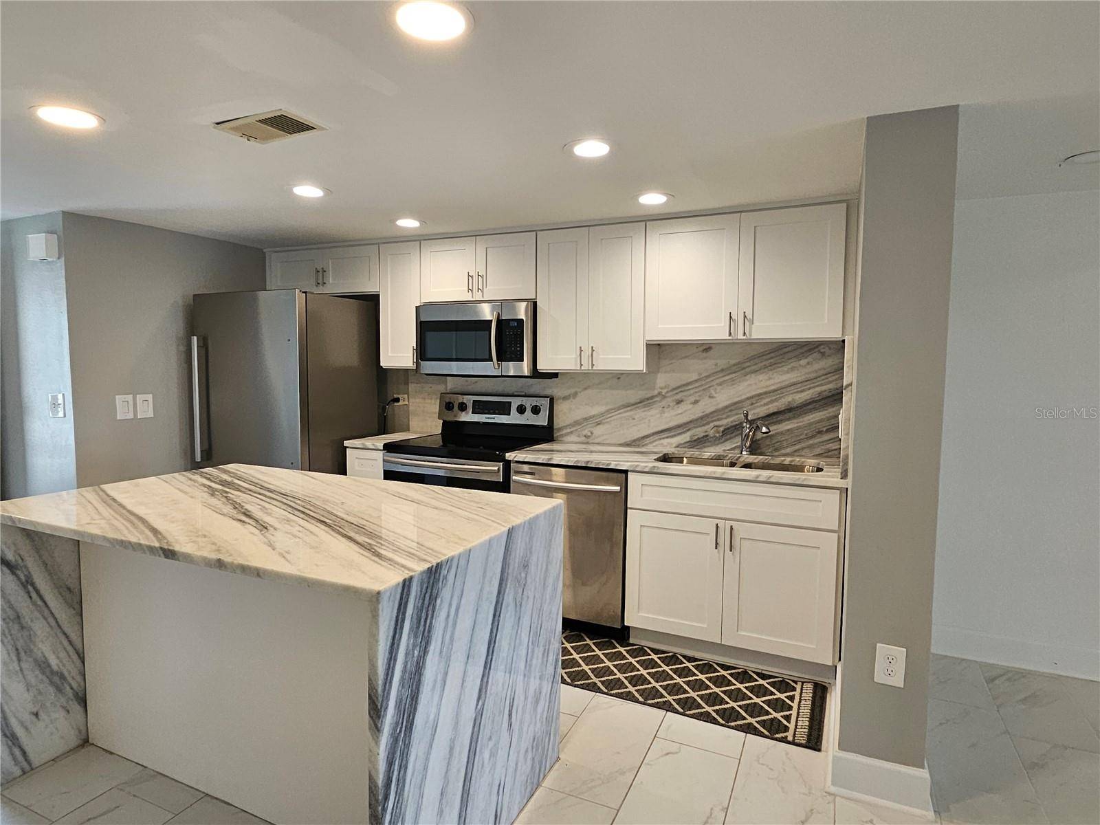 1028 APOLLO BEACH BLVD #19, Apollo Beach, FL 33572