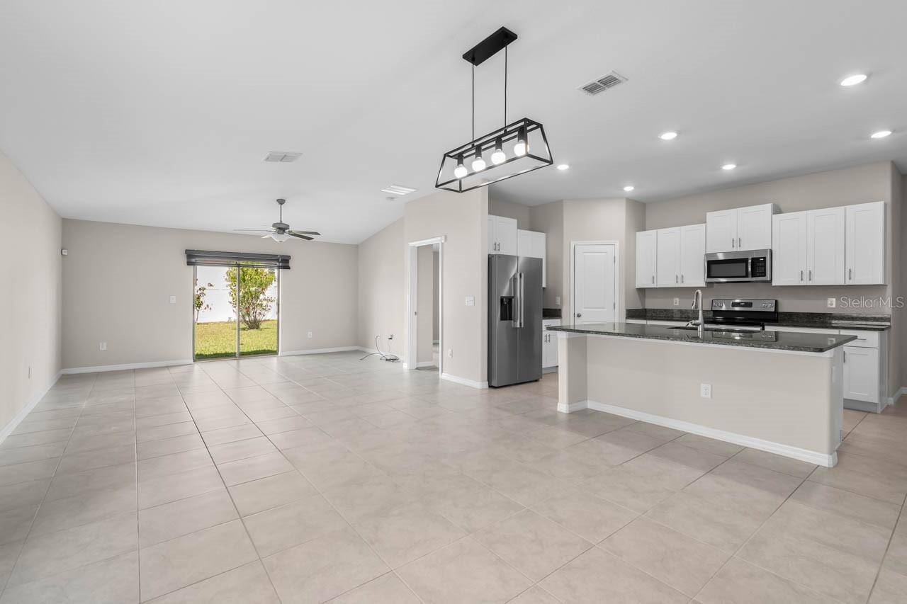 6823 KING CREEK DR, Sun City Center, FL 33573
