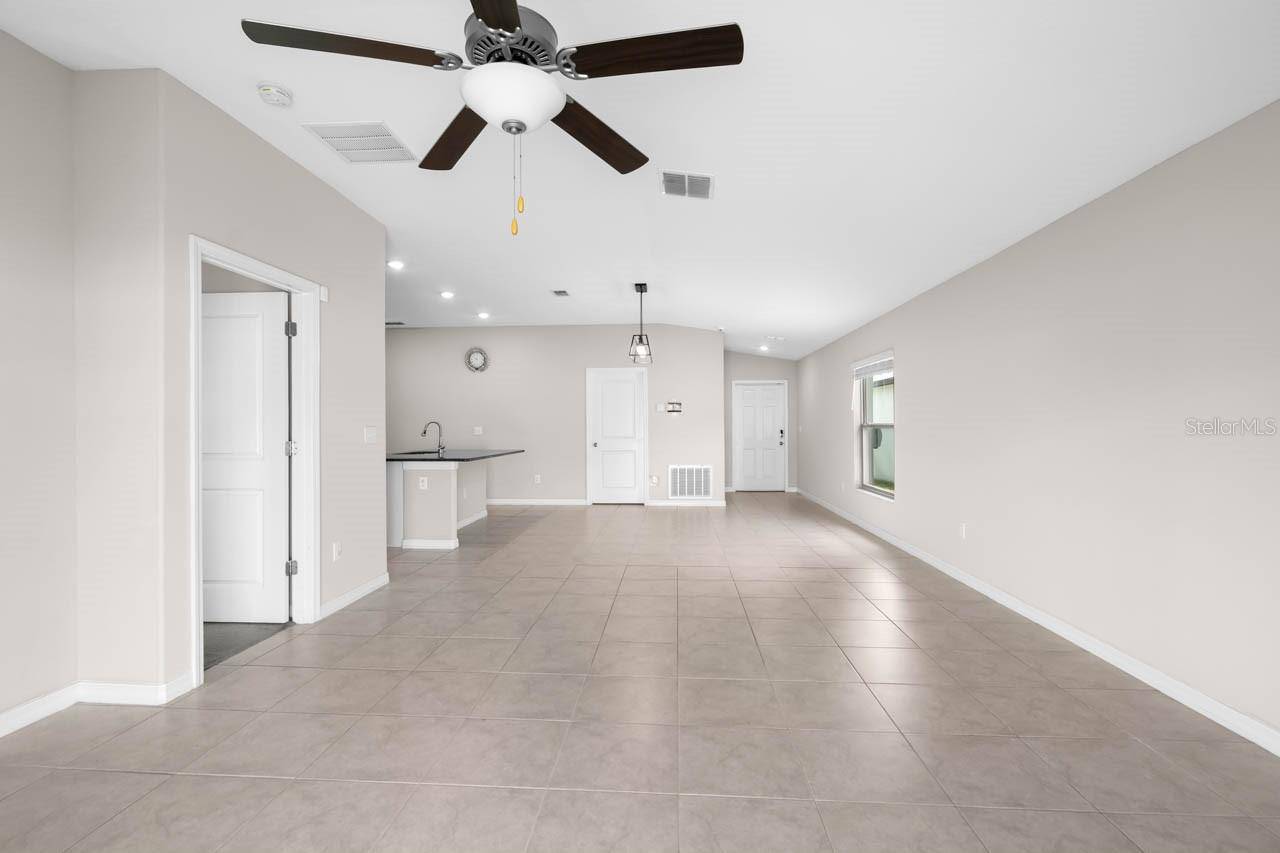 6823 KING CREEK DR, Sun City Center, FL 33573