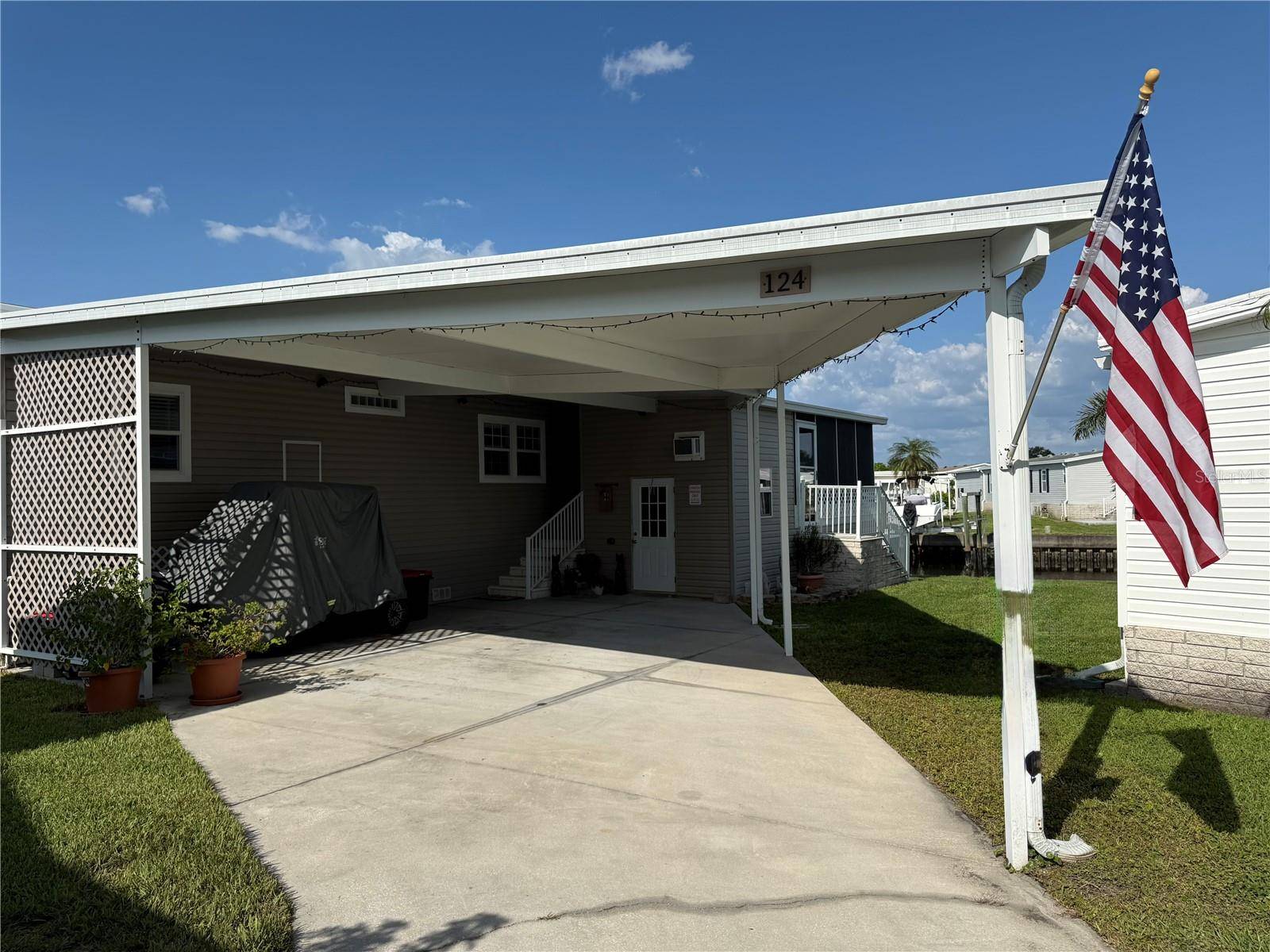 124 AMERICANA CT NE #214, St Petersburg, FL 33702