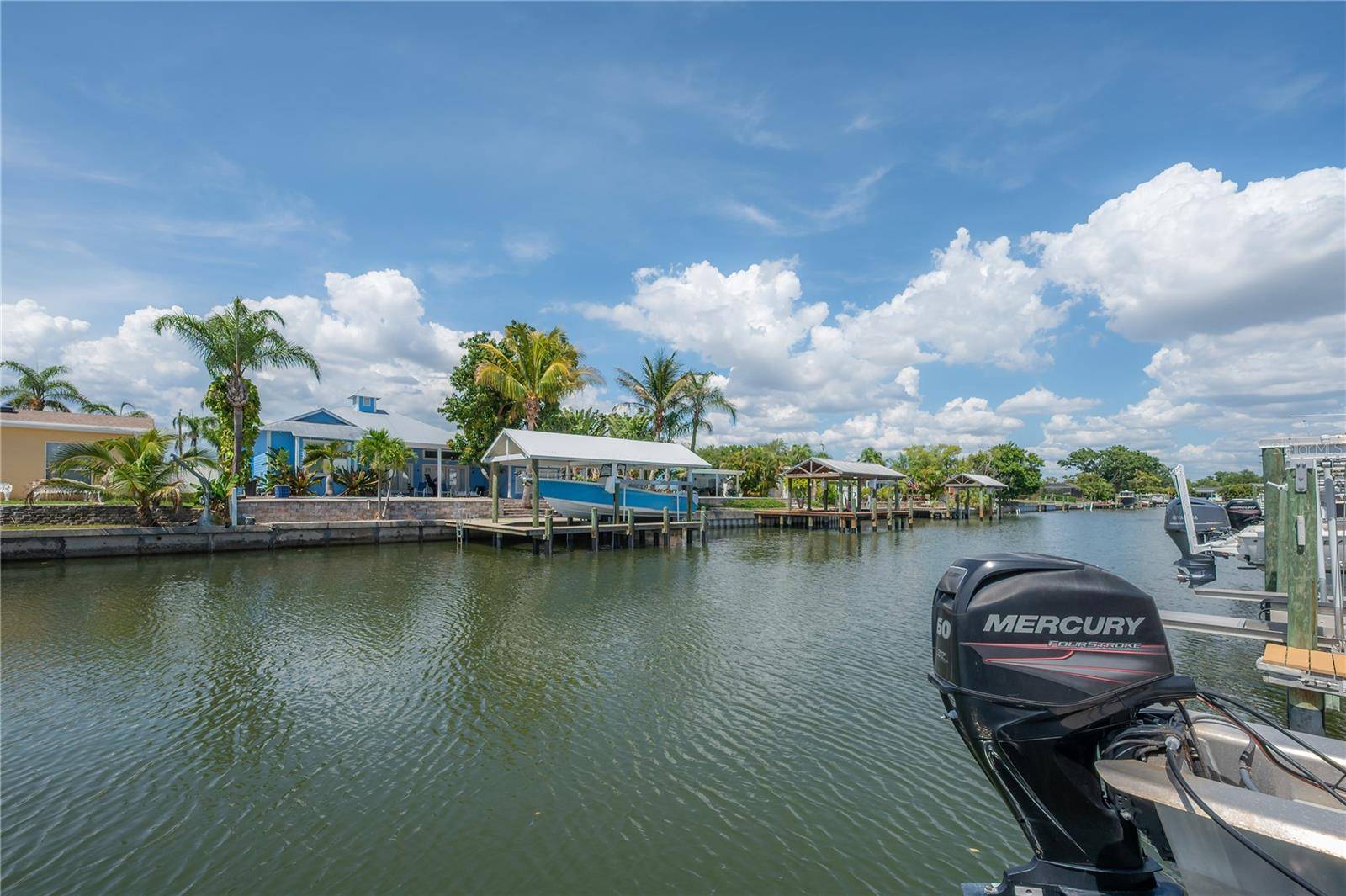 8757 BAY POINTE DR, Tampa, FL 33615