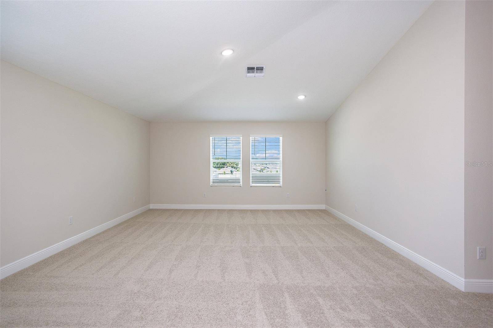 31681 BIENVILLE LN, Wesley Chapel, FL 33545