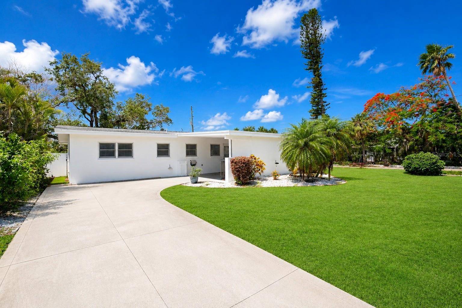 301 41ST AVE, St Pete Beach, FL 33706